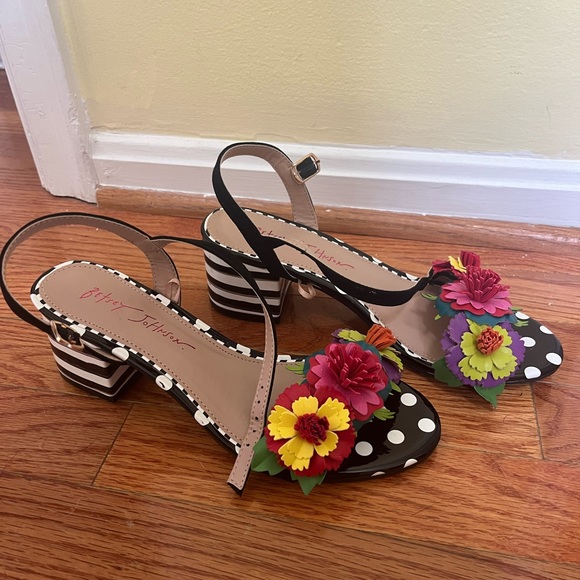 Betsey Johnson heels - Picture 3 of 4